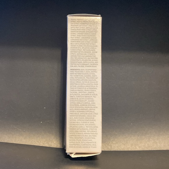 Mary Kay Timewise repair volt-FirmLifting Serum. Includes free Wristlet . - Picture 9 of 9